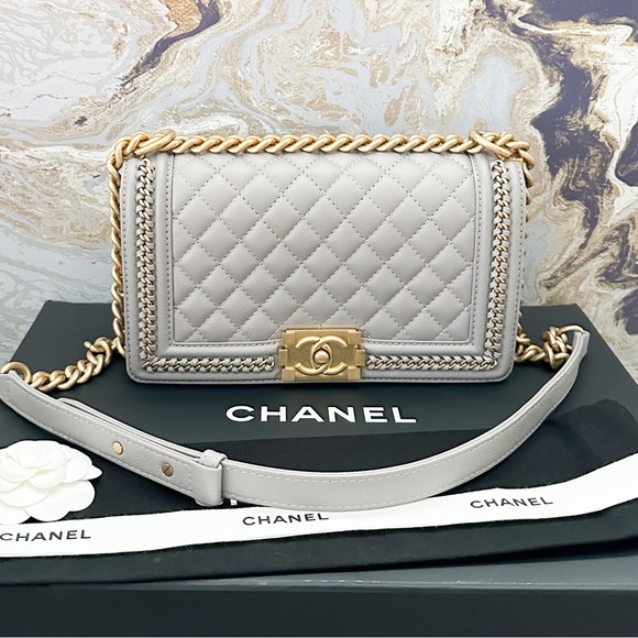Chanel Caviar Quilted Chain Around Medium Boy Flap - Picture 2 of 16